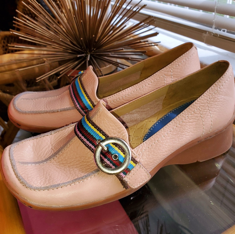 Indigo by Clarks Pink leather loafers size 6